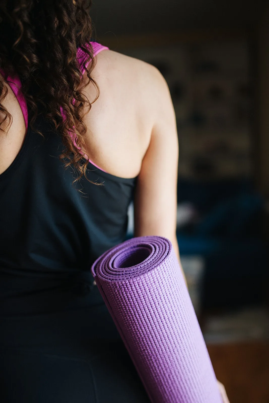 Yoga en casa para principiantes: la primera semana, paso a paso